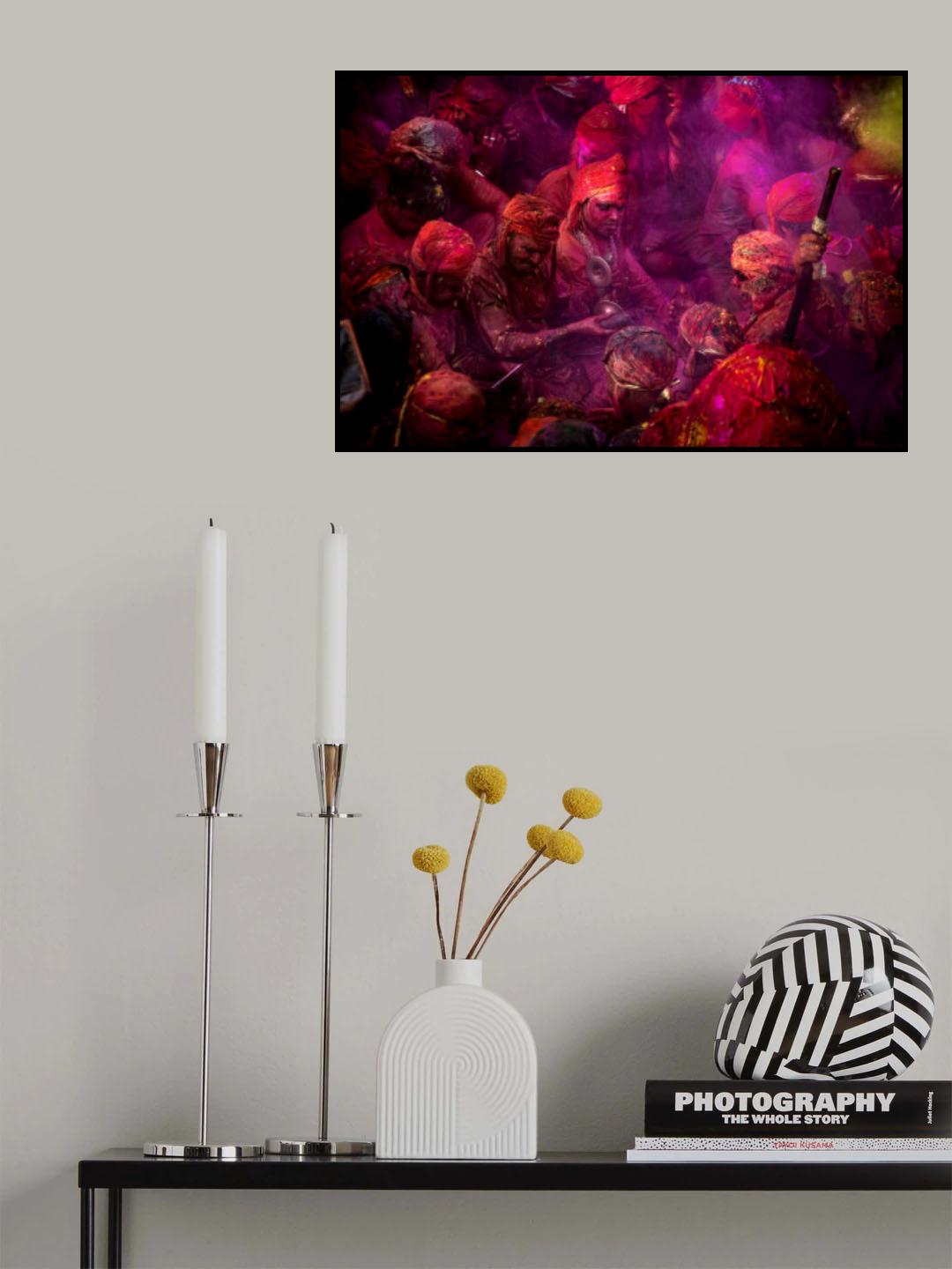 Chanting at Holi Poster och Canvastavla