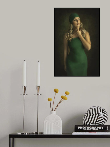 Lady in Green Poster och Canvastavla
