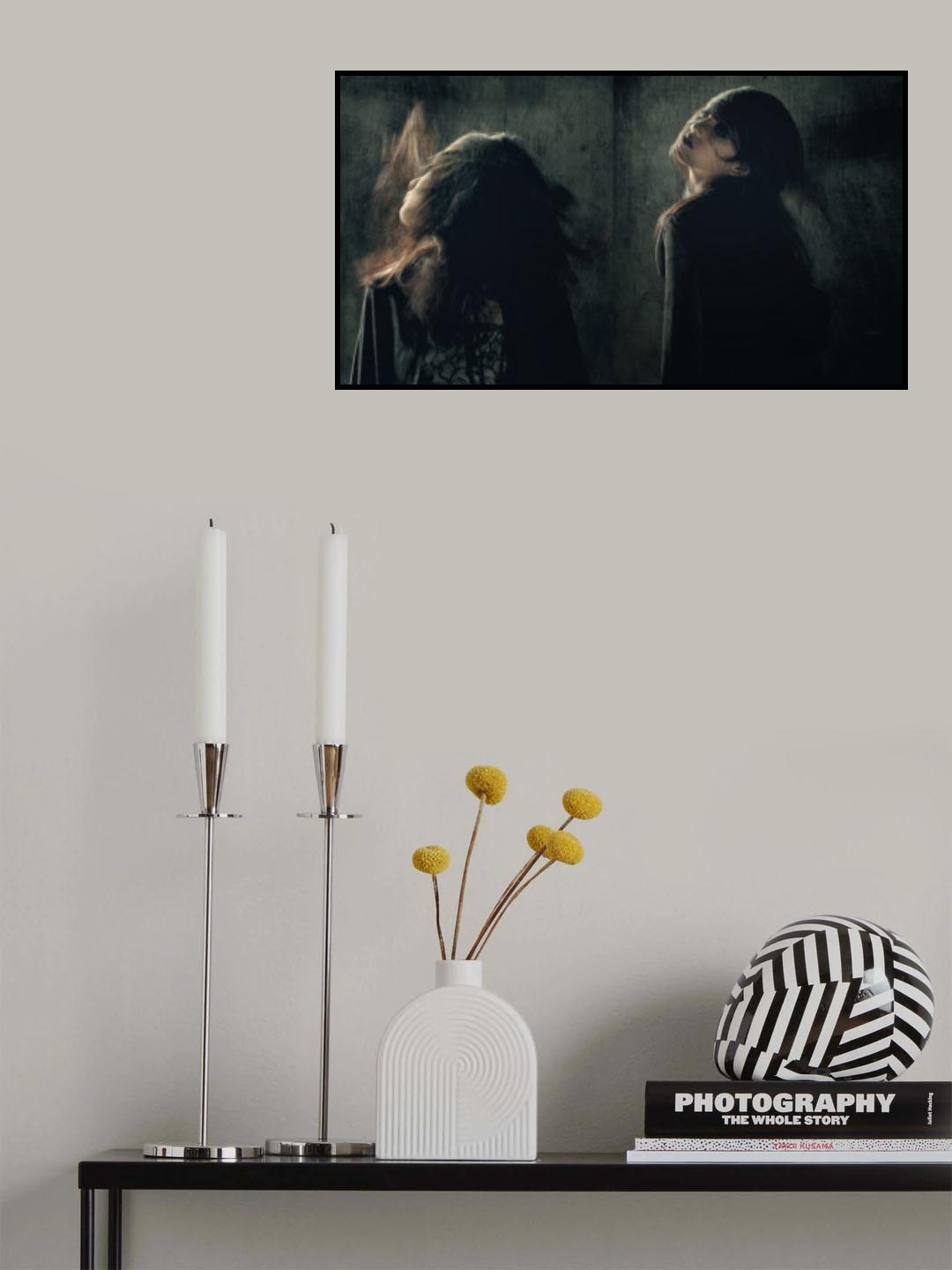 Girl in motion Poster och Canvastavla