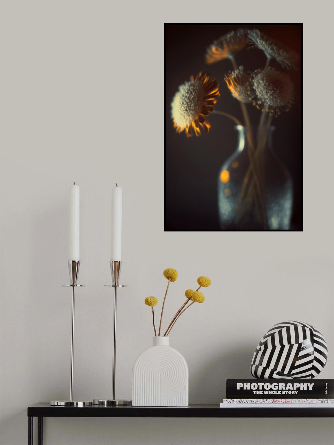 Flowers In Low Light Poster och Canvastavla
