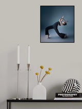 Bending Down Poster och Canvastavla