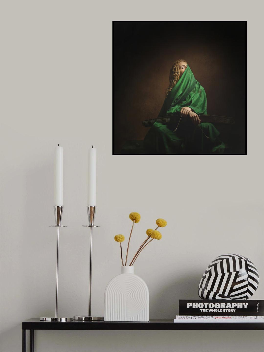 Girl with The Green Cloth Poster och Canvastavla
