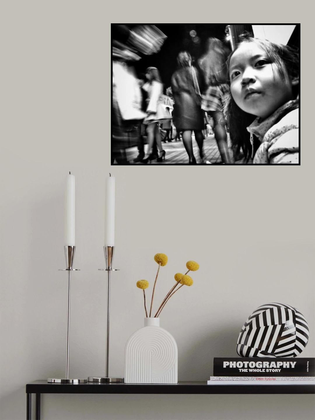 A girl crouching at night Poster och Canvastavla