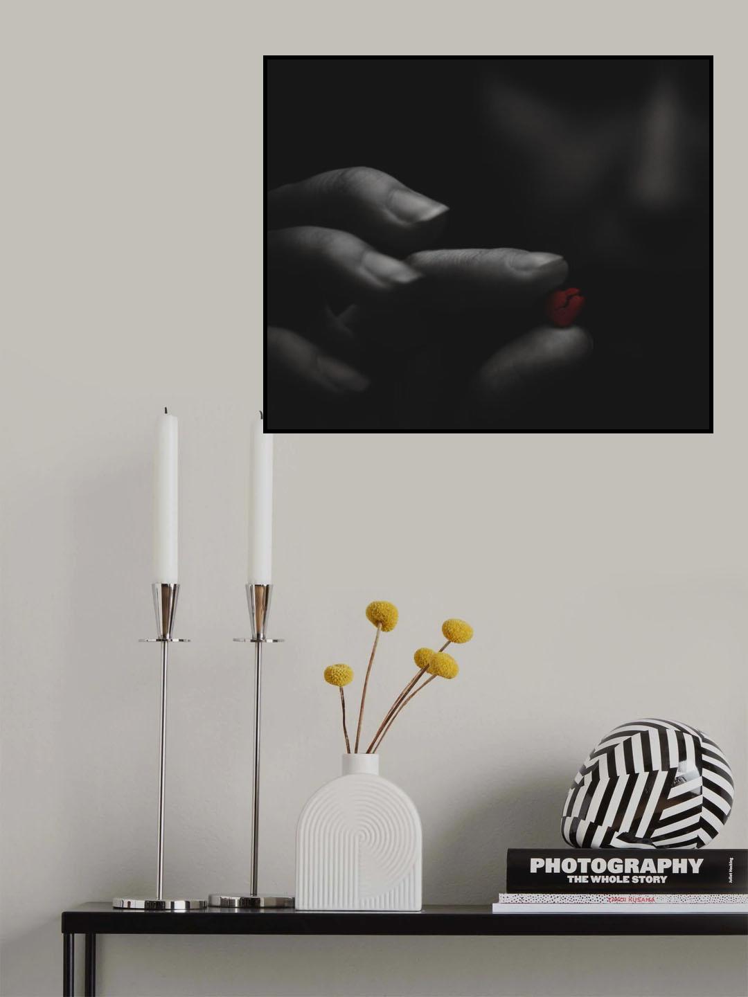 Broken red heart in the moody girl's hands. Poster och Canvastavla