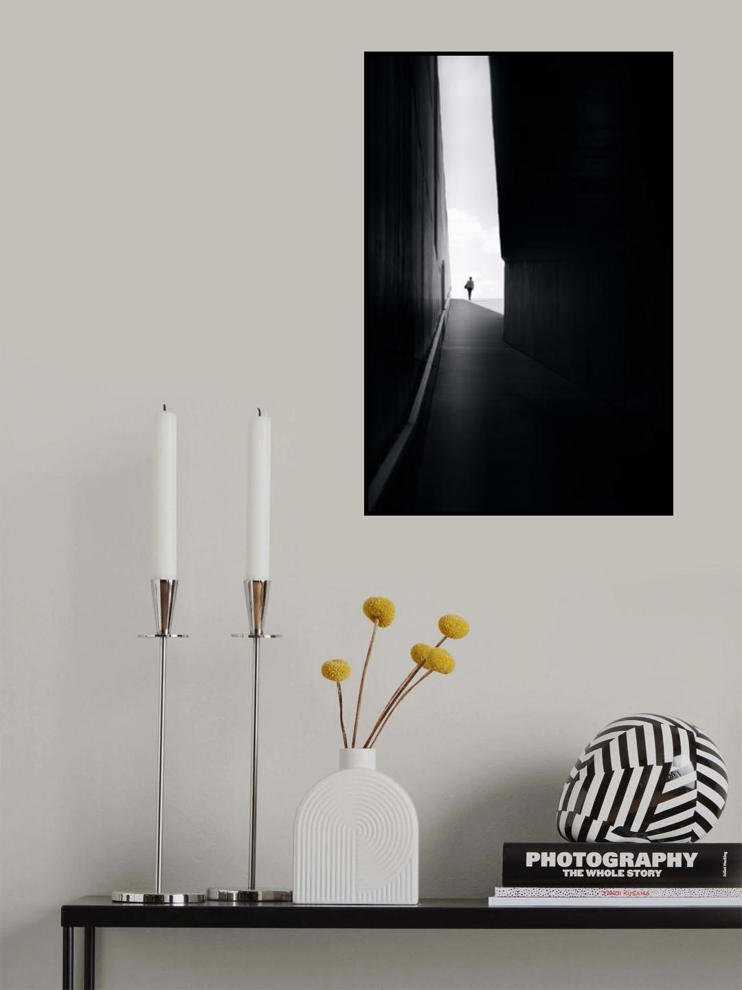 Walking to te light Poster och Canvastavla
