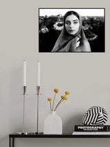 The woman and the field Poster och Canvastavla
