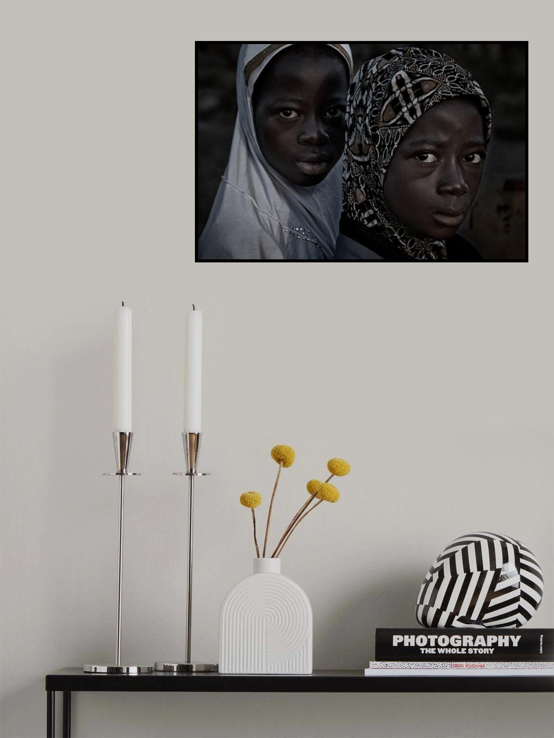 Two girls - Benin Poster och Canvastavla
