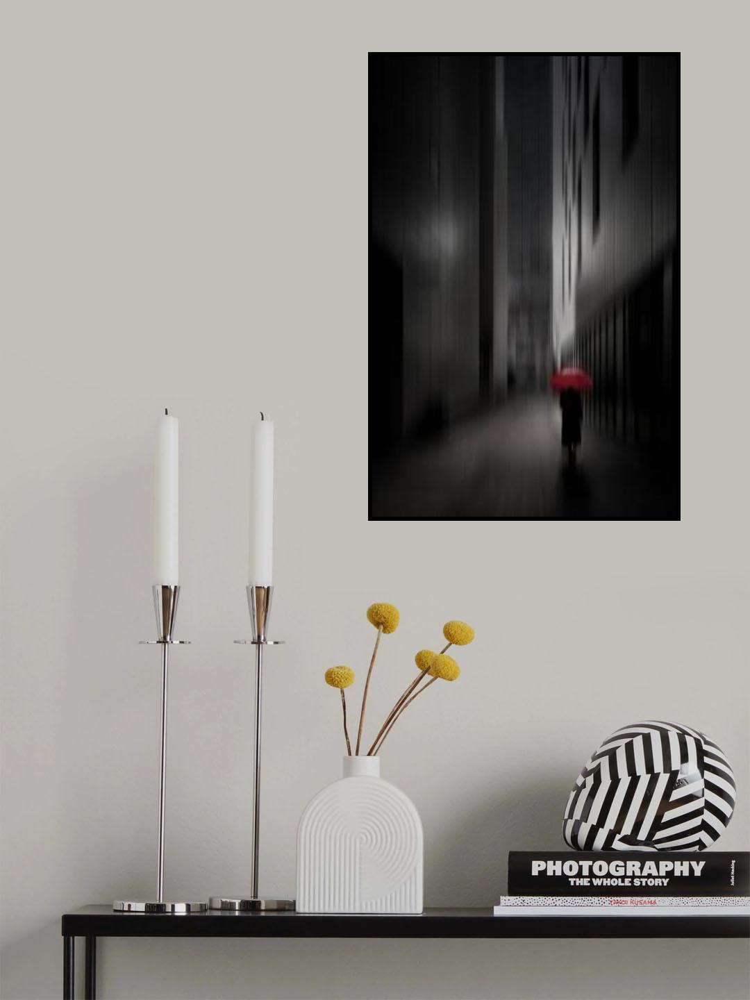 Woman with Red Umbrella Poster och Canvastavla