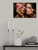 Victoria &amp; Yasmin Poster och Canvastavla