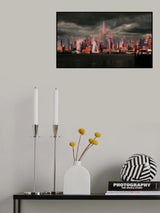 Manhattan's Fiery Sunset Poster och Canvastavla