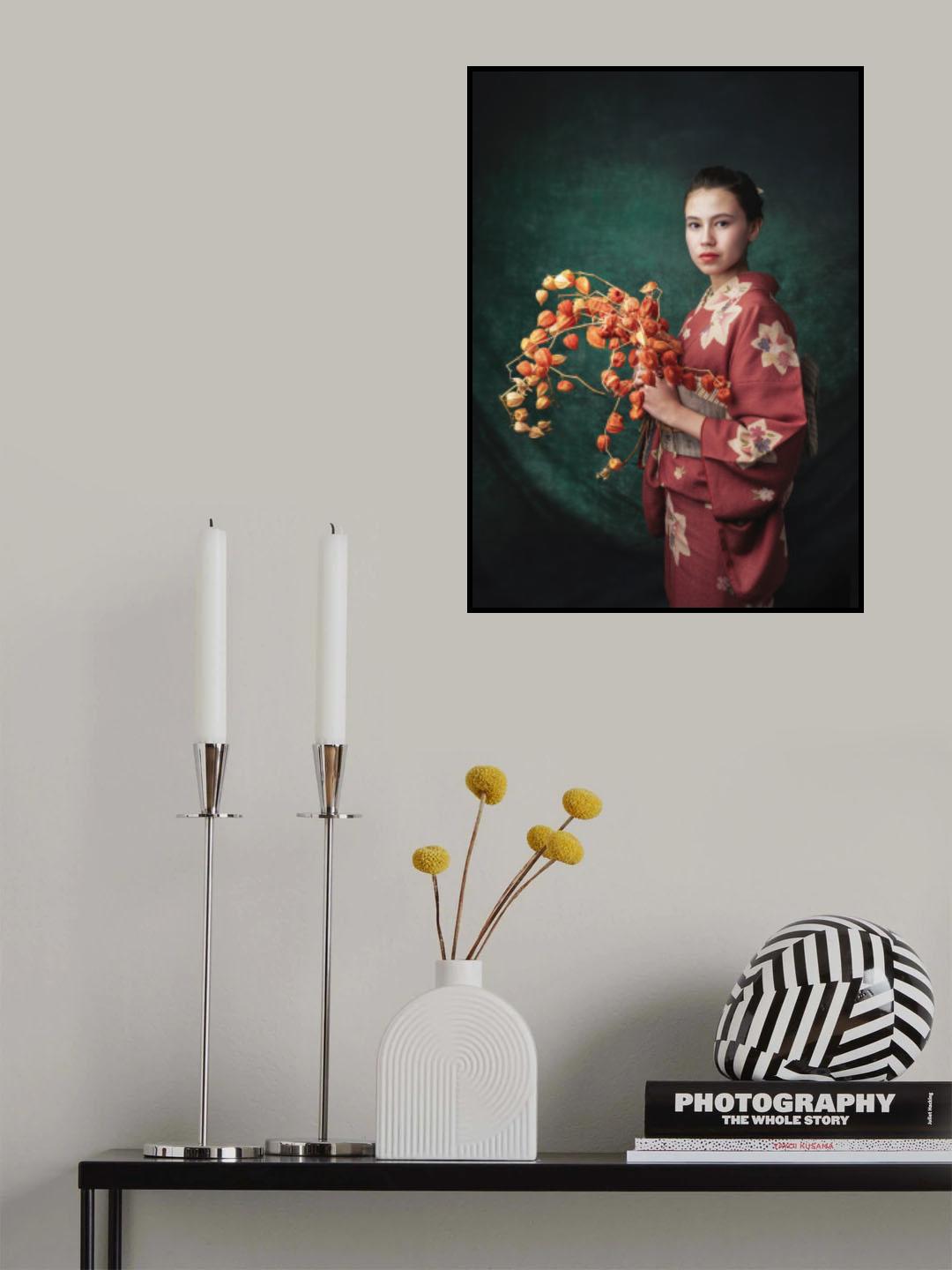 Girl In Kimono Poster och Canvastavla