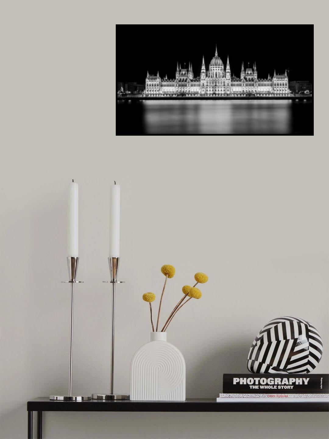 Budapest's Nocturnal Majesty Poster och Canvastavla
