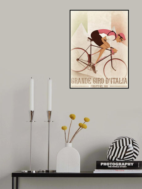 Vintage Style Giro D'italia Cyclist On a Bike With Italian Flag Poster och Canvastavla