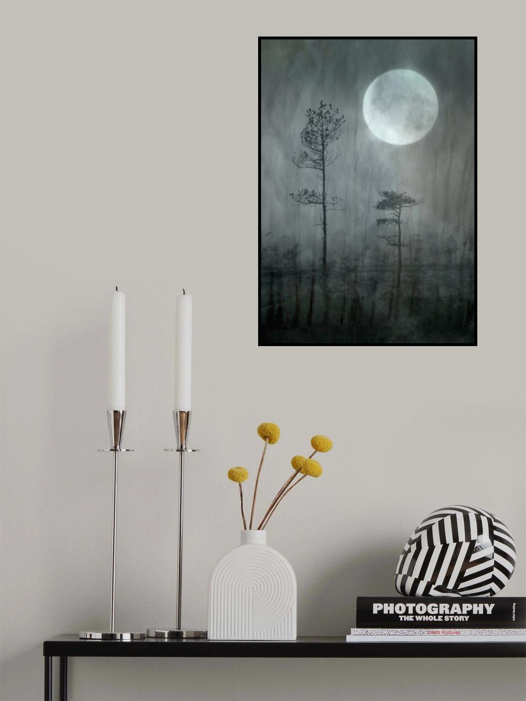 Under the moon Poster och Canvastavla
