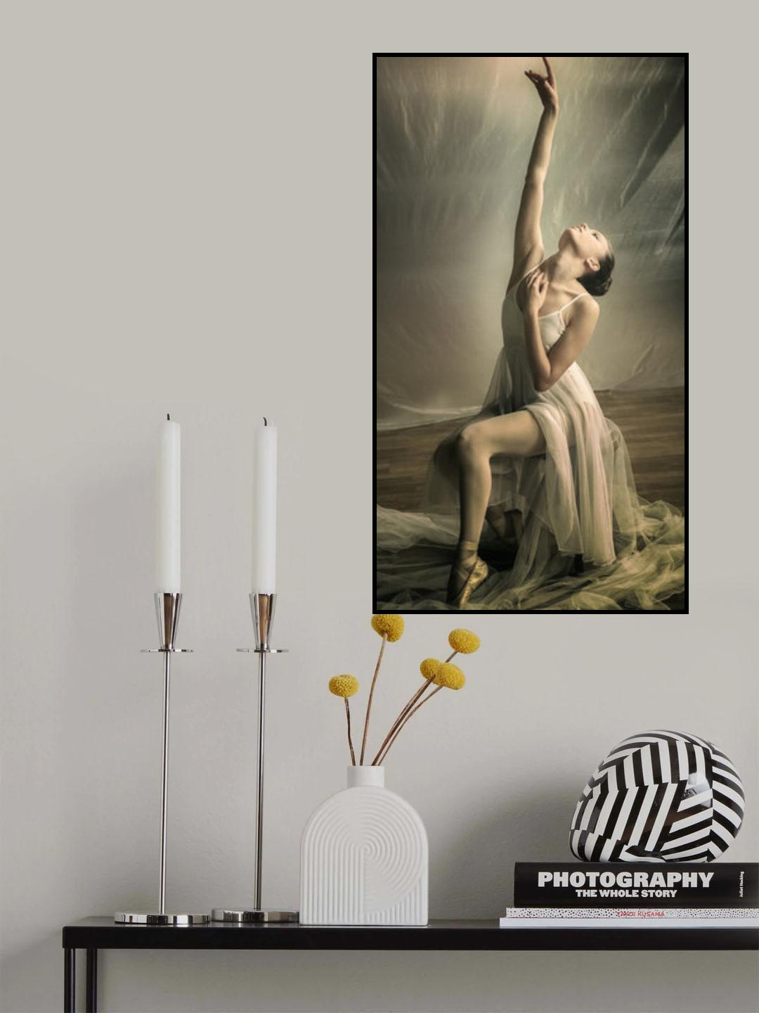 Ballerina prepares to dance Poster och Canvastavla