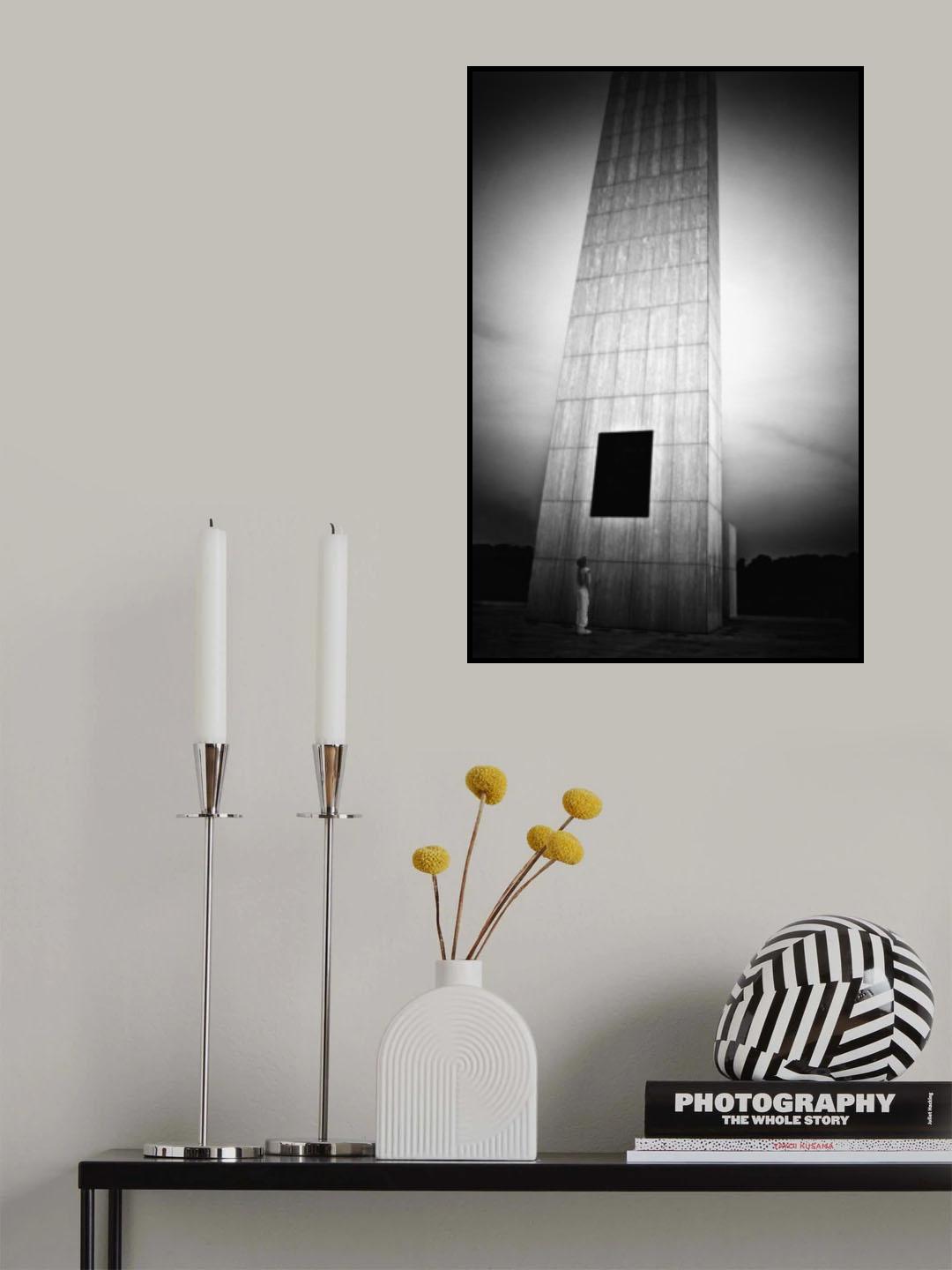 Little girl and obelisk Poster och Canvastavla