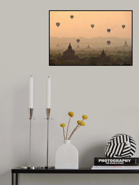 Bagan, balloons flying over ancient temples Poster och Canvastavla