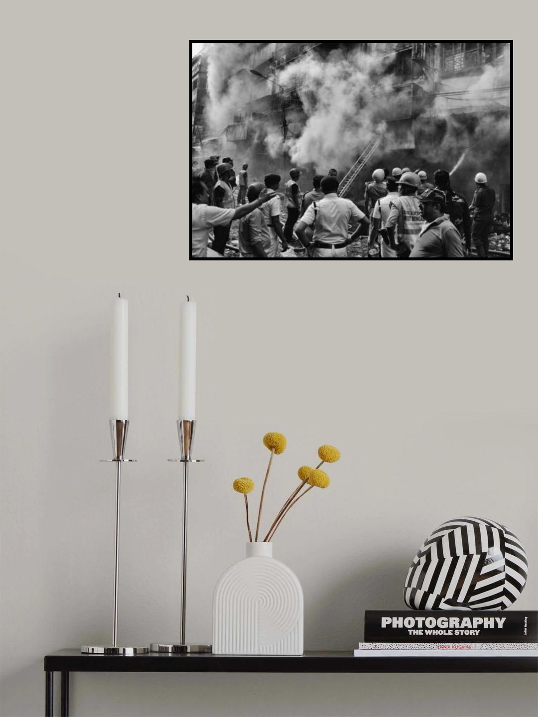Fire Crisis Poster och Canvastavla