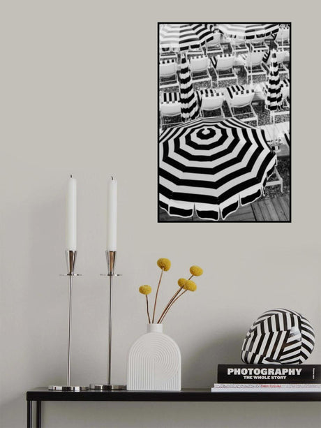Black and White Beach Umbrellas Poster och Canvastavla