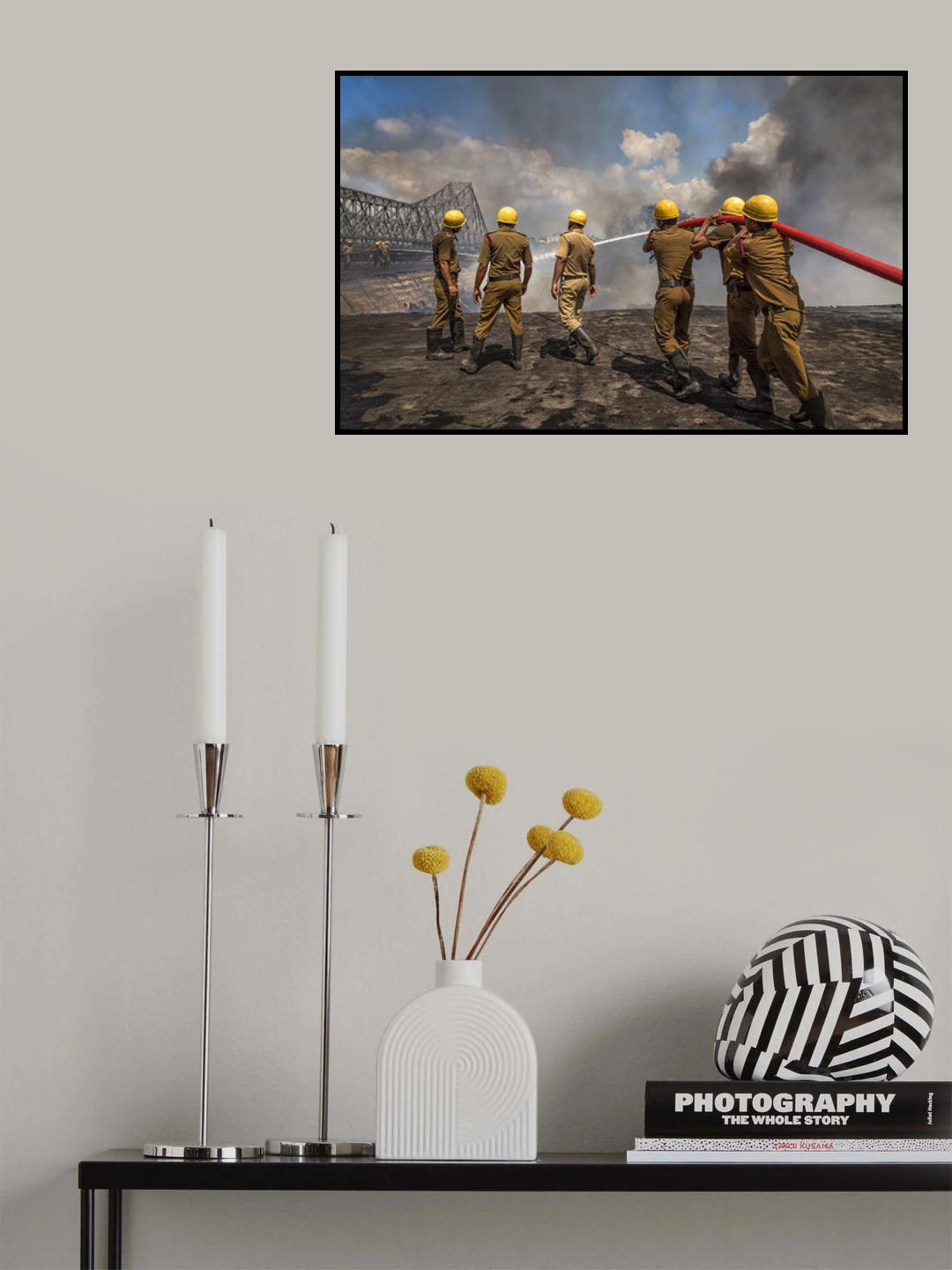 Fighting the fire Poster och Canvastavla