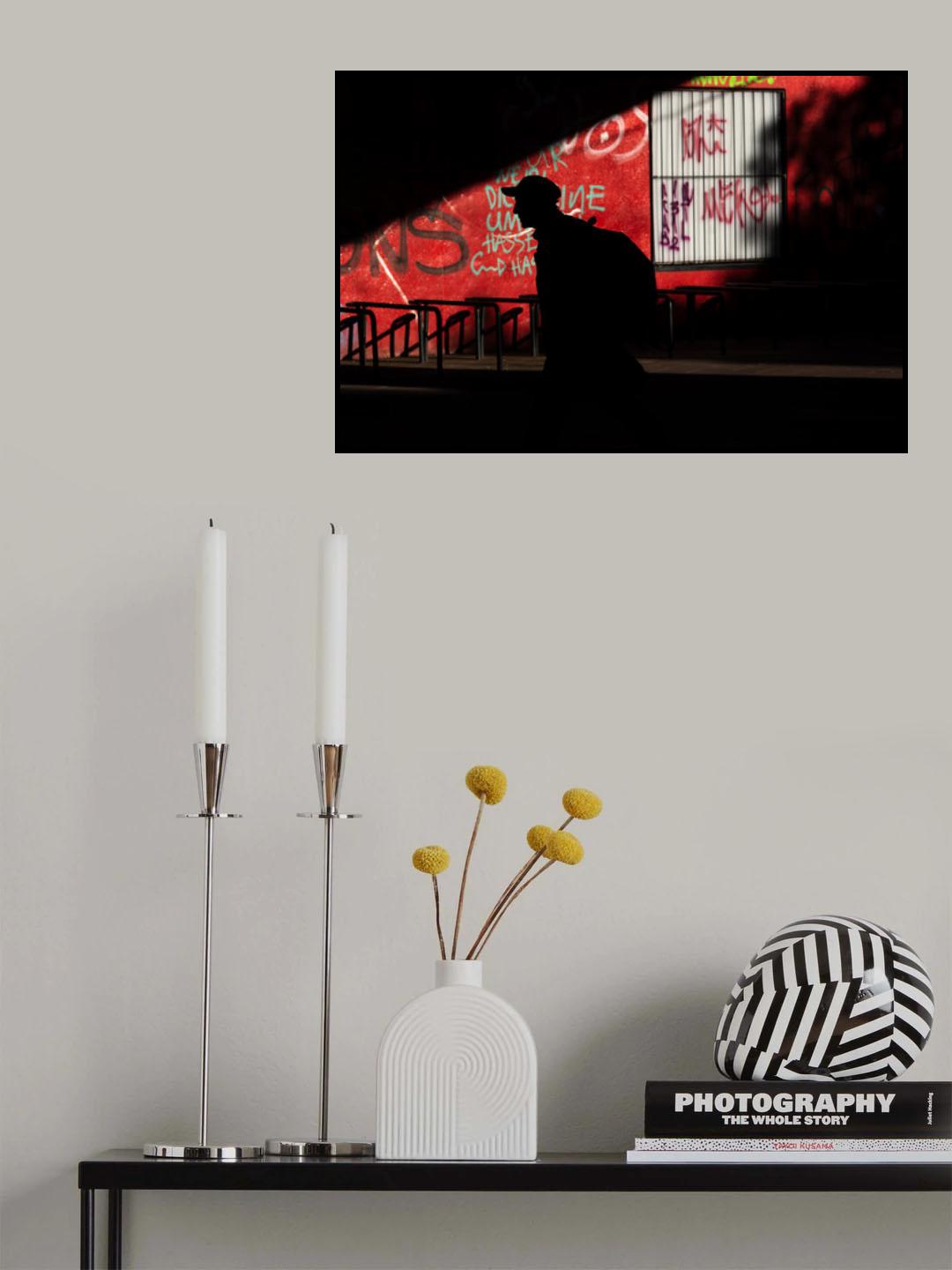 The red wall Poster och Canvastavla