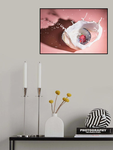 Strawberry fall into the milk trap Poster och Canvastavla