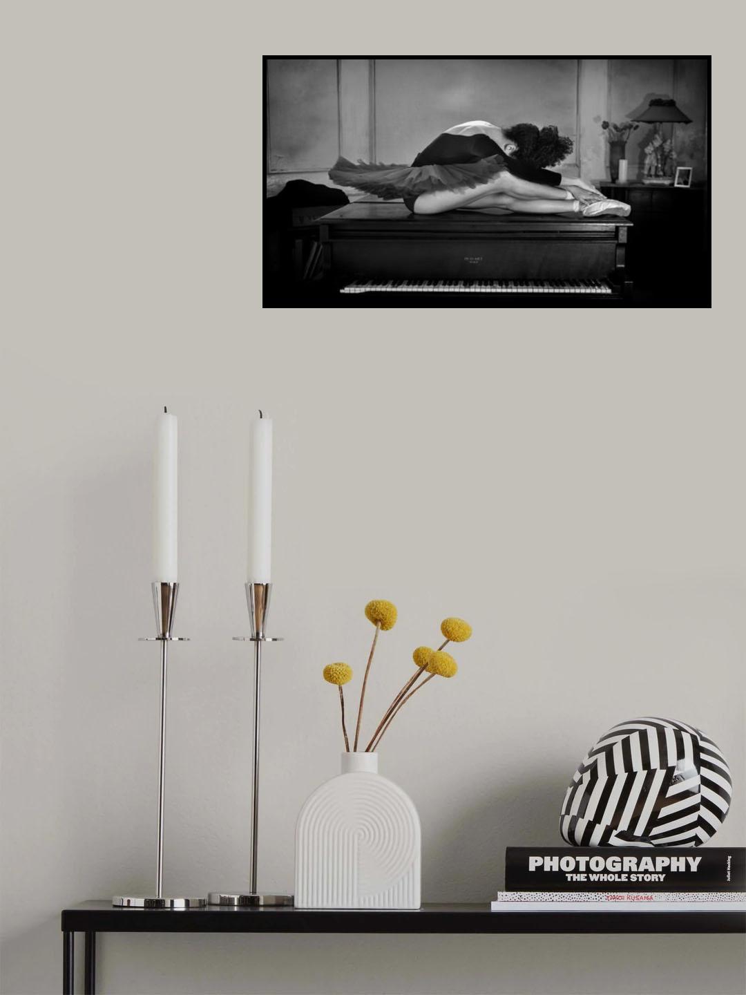 Brenda and piano Poster och Canvastavla