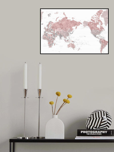 Pacific centered world map in dusty pink Poster och Canvastavla