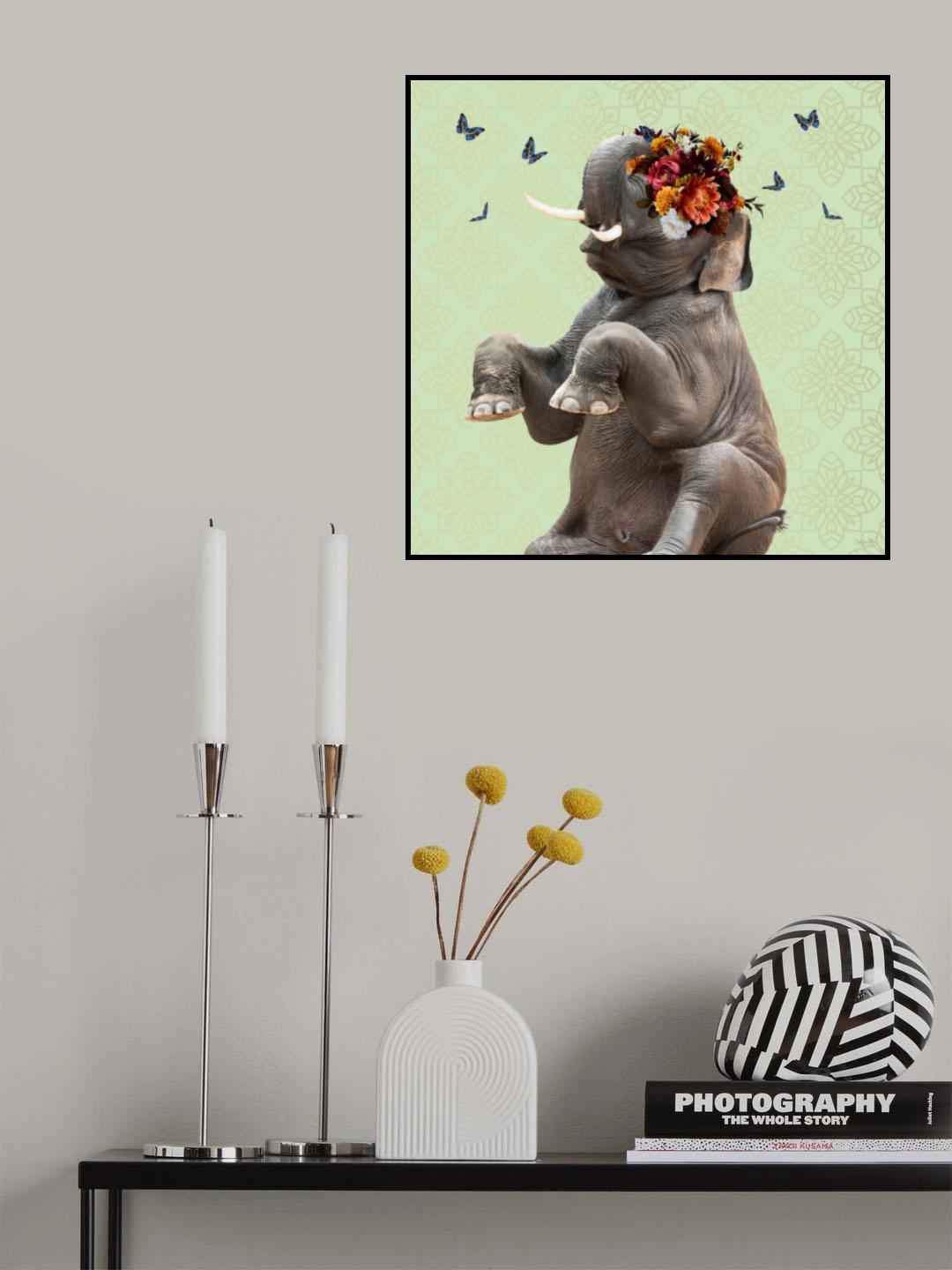 Spring Flower Bonnet On Elephant Poster och Canvastavla