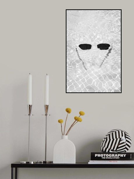 Sunglasses In Pool Poster och Canvastavla