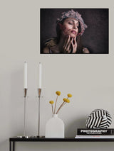 Bea con tocado Poster och Canvastavla