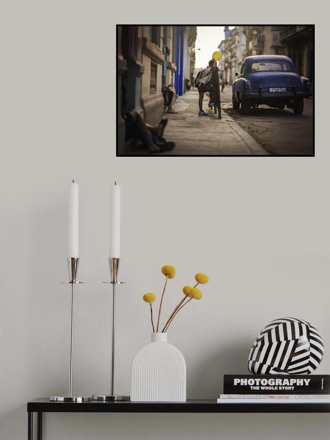 Child with the baloon Poster och Canvastavla