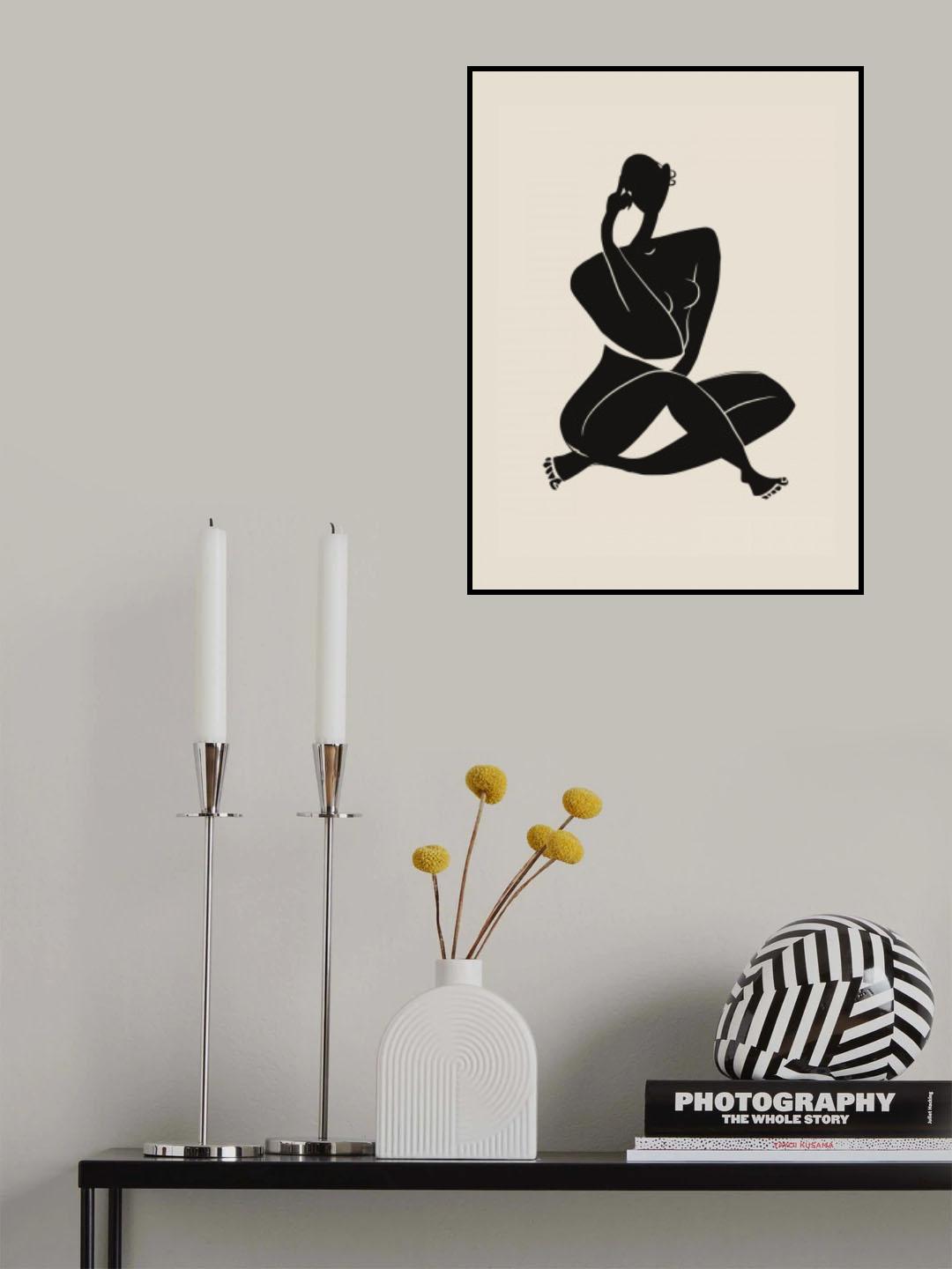 Nude Sitting Pose In Black Poster och Canvastavla