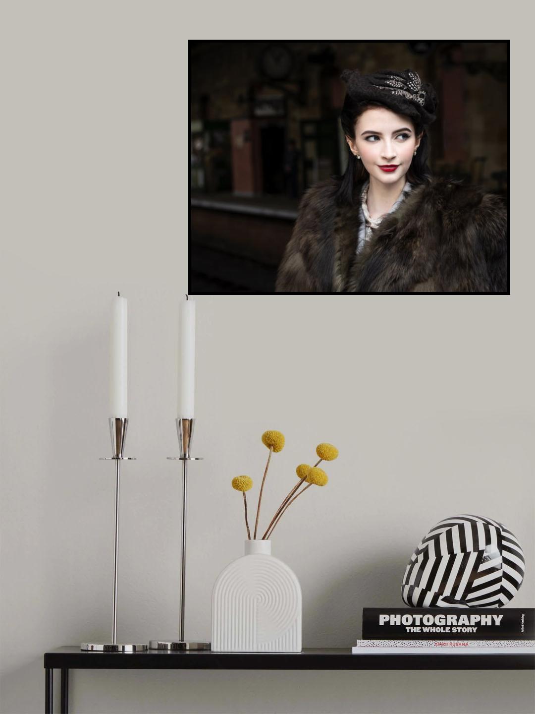 Girl in the Shadows Poster och Canvastavla