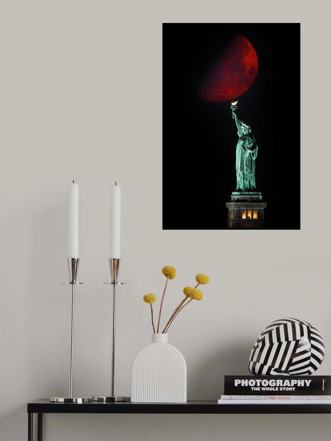 Statue of Liberty and Moonset Poster och Canvastavla