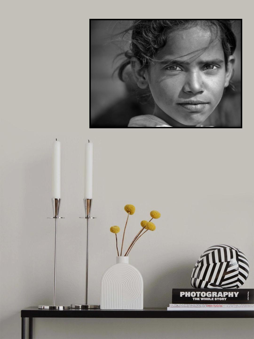 Staring Girl Poster och Canvastavla