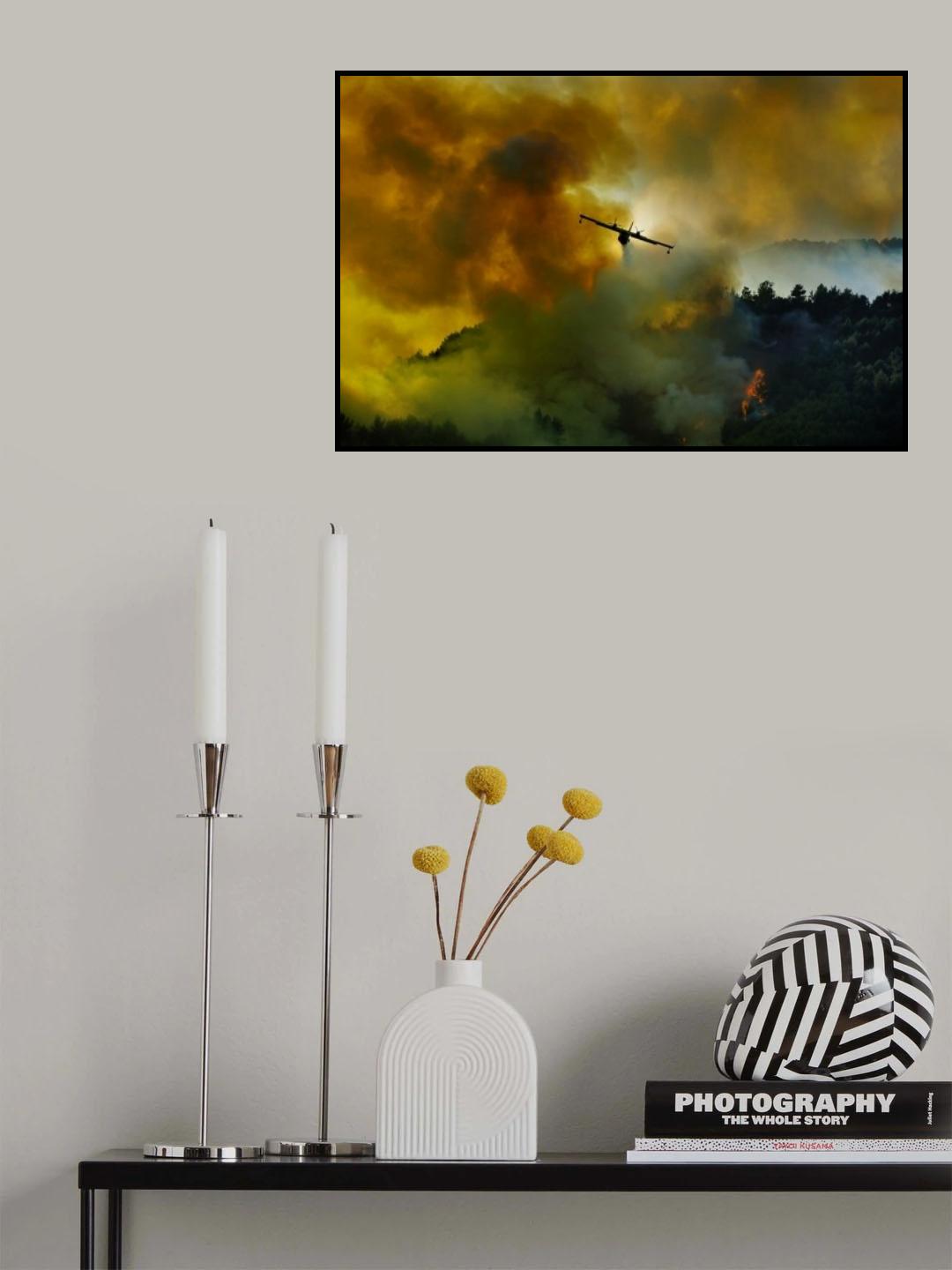 Canadair aircraft in action - fighting for the salvation of the forest. Poster och Canvastavla