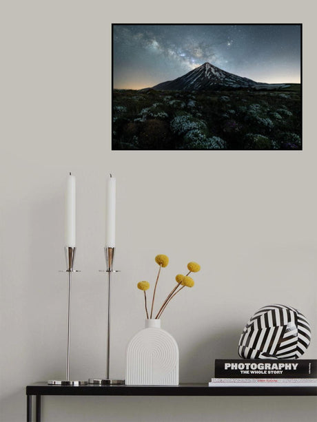 Dark horse and Damavand Poster och Canvastavla