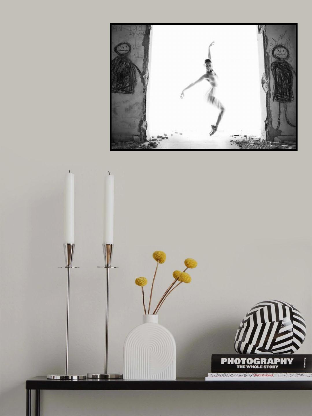 Ballerina in a deseted city Poster och Canvastavla