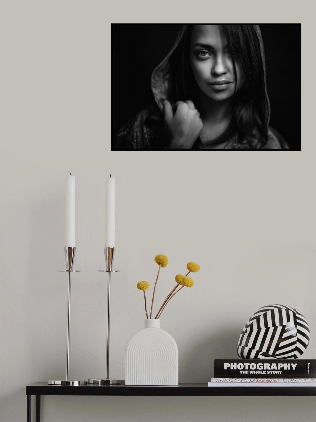 Yasmine V Poster och Canvastavla