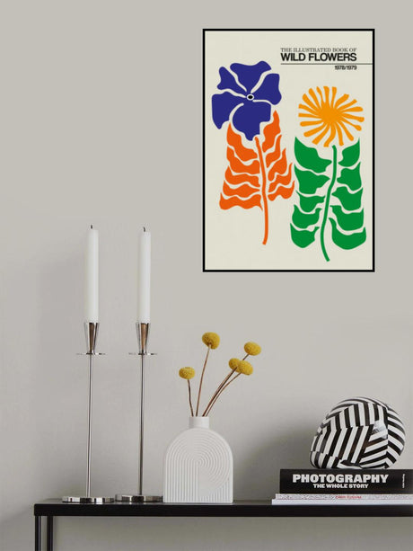 The Illustrated Book Of Wild Flowers Vol.2 Greige Poster och Canvastavla