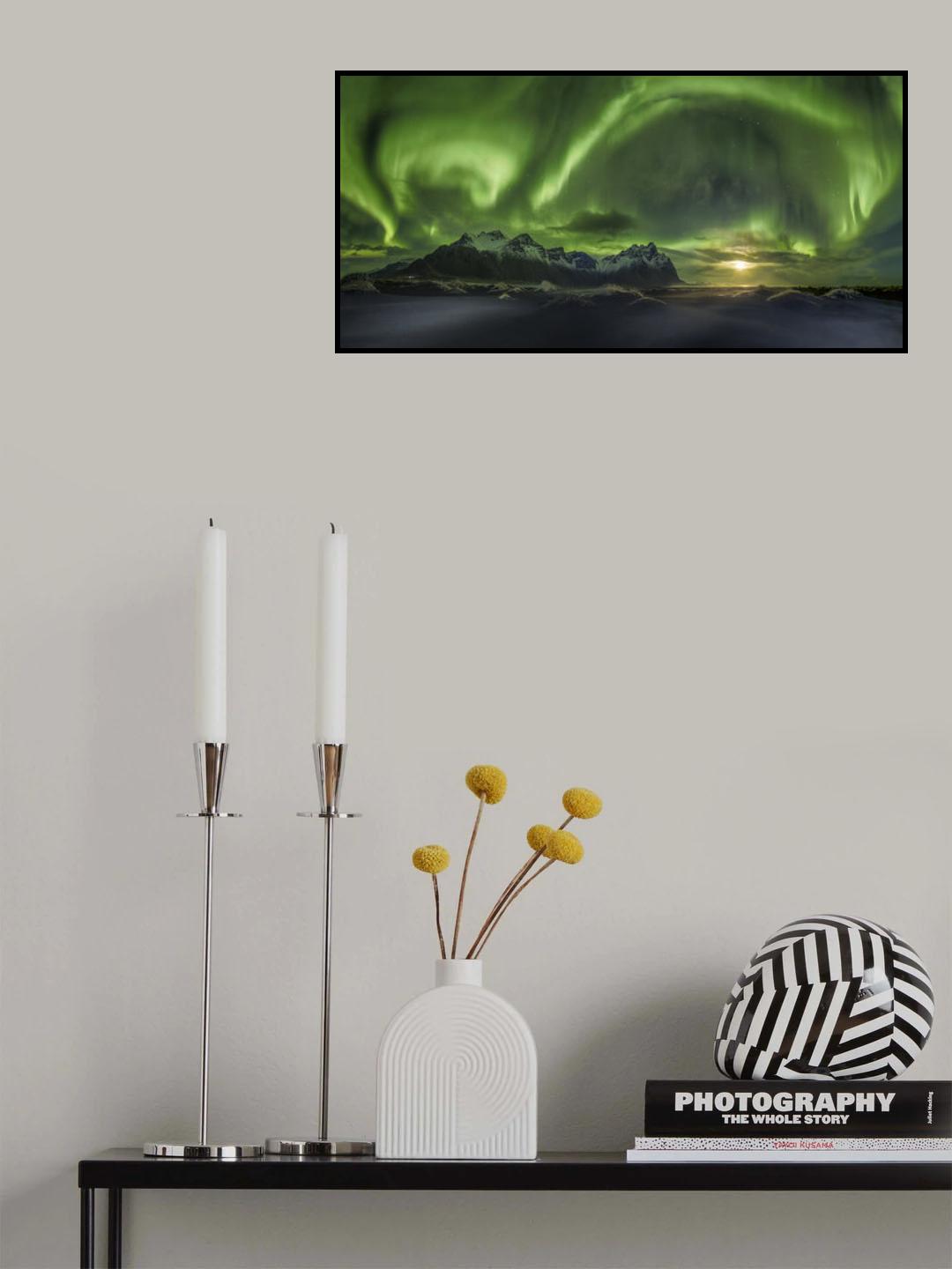 Moon rise during the burst of sky Poster och Canvastavla