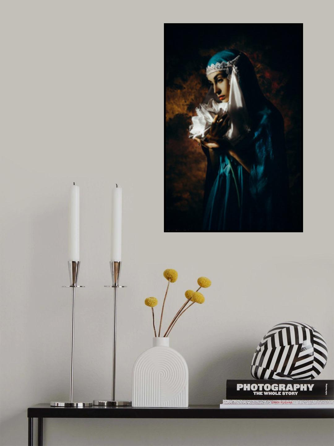 A Girl with a White Flower Poster och Canvastavla