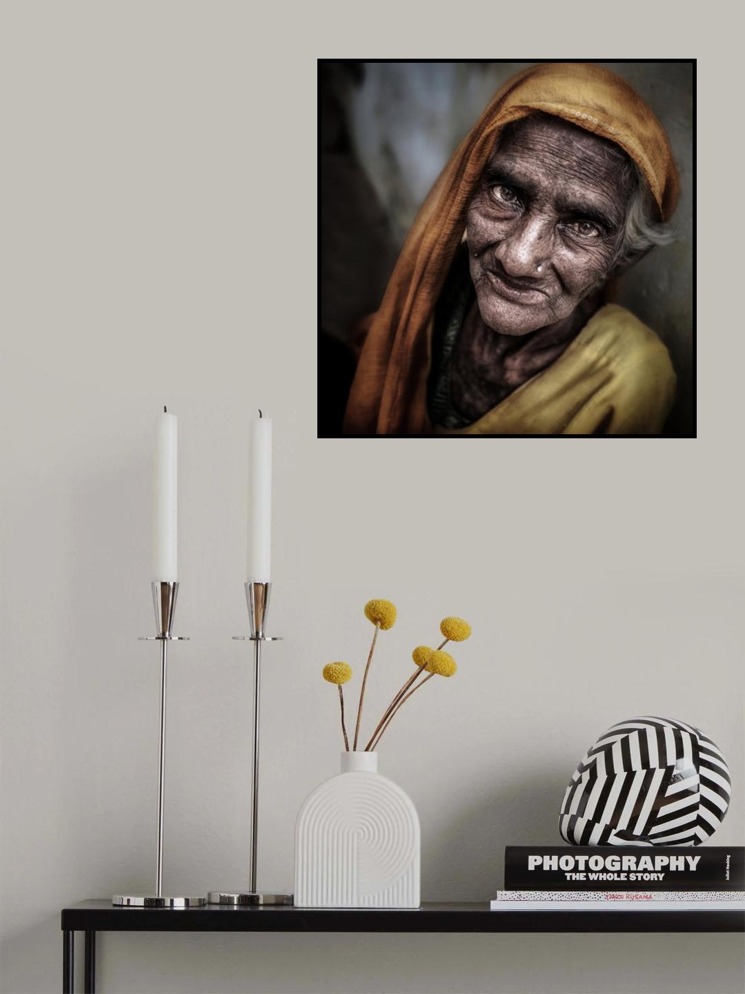 Old Woman Portrait, Varanasi. Poster och Canvastavla