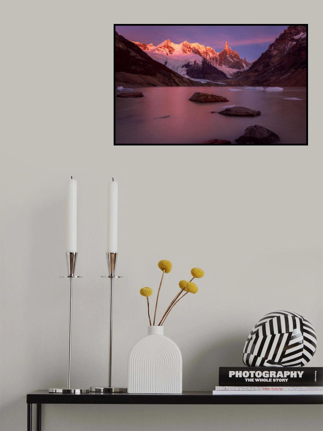 Alpenglow at Laguna Torre Poster och Canvastavla