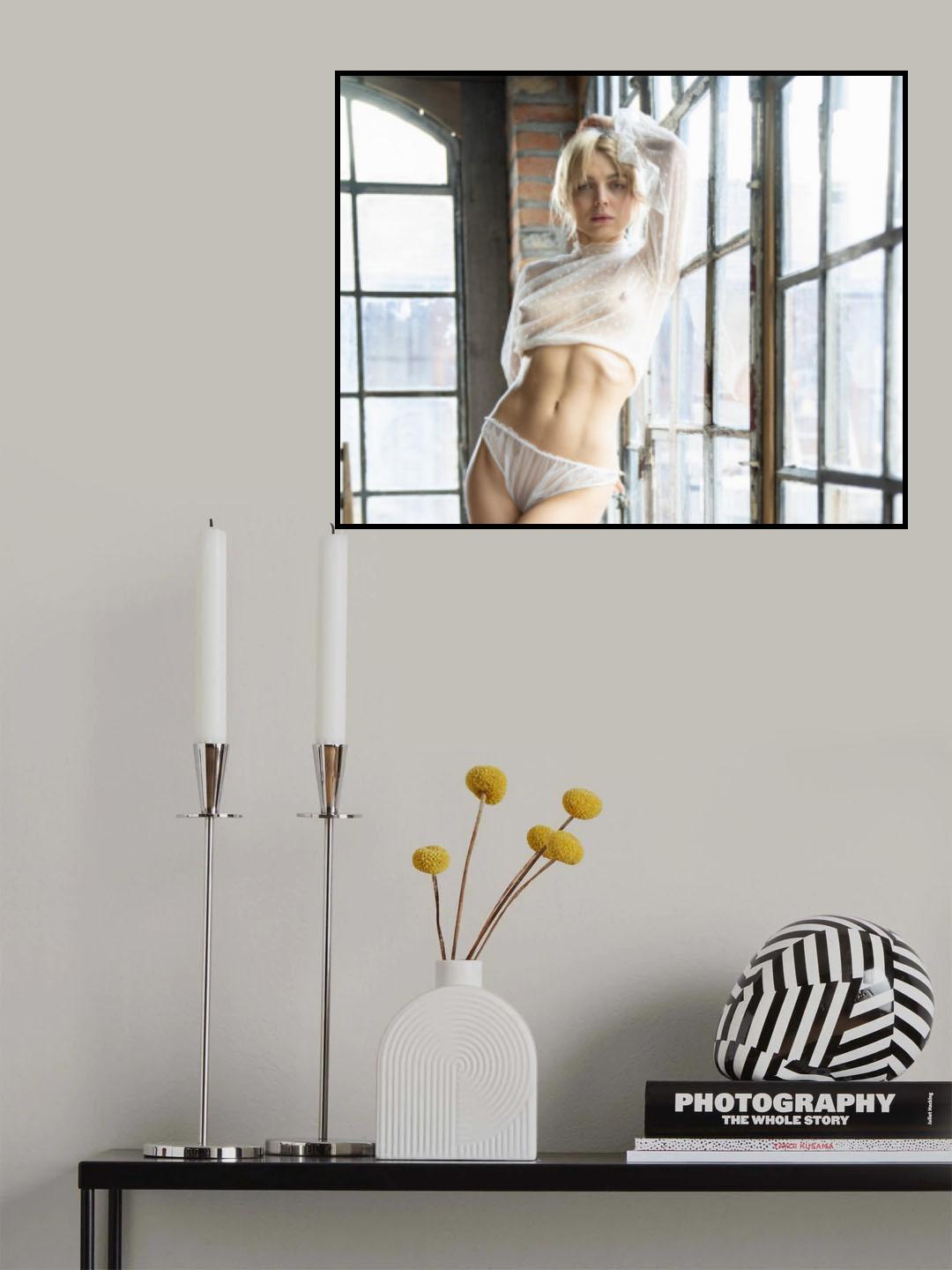 das Mädchen am Fenster Poster och Canvastavla