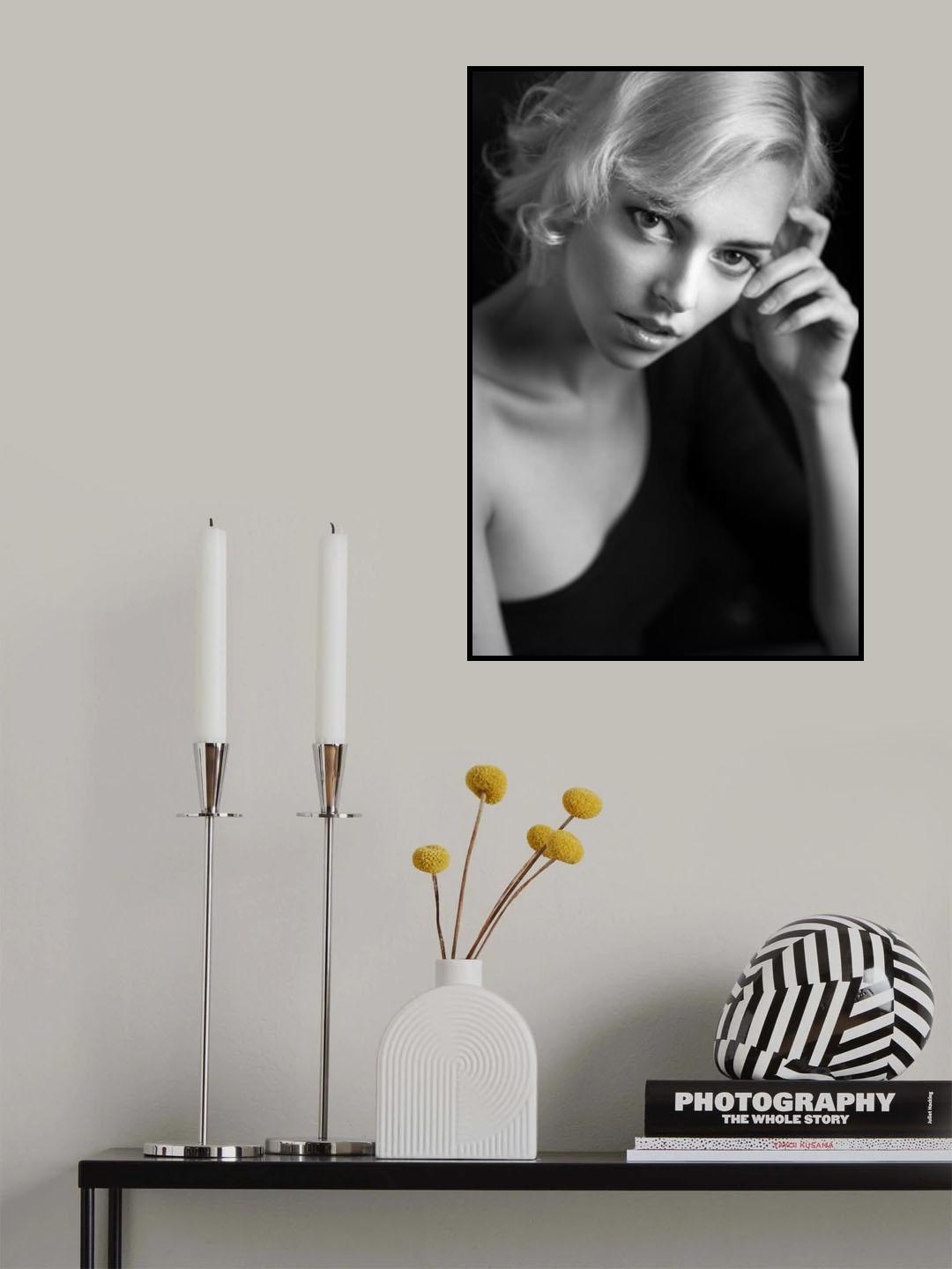 Riona Poster och Canvastavla
