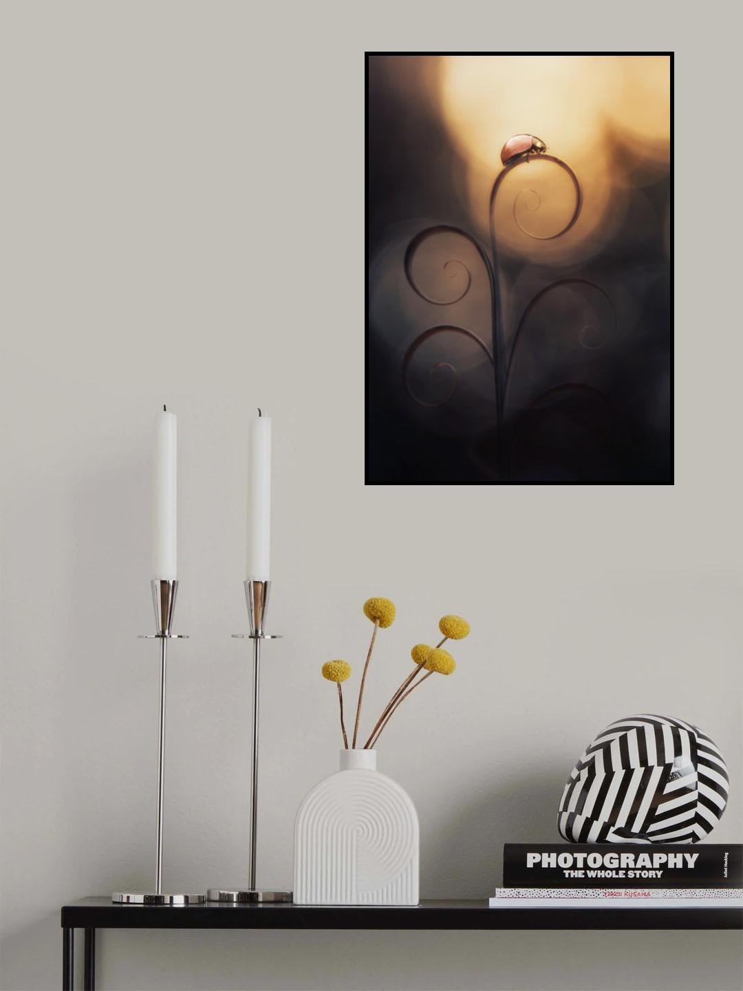 LADY BUG IN MOOD Poster och Canvastavla