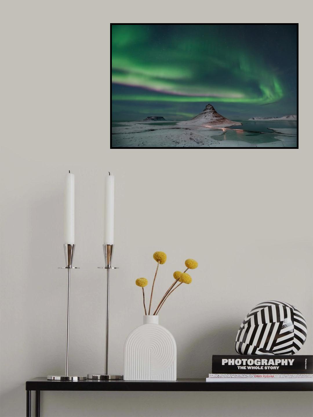 Aurora Borealis over Kirkjufell Poster och Canvastavla