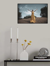 woman in yellow dress Poster och Canvastavla